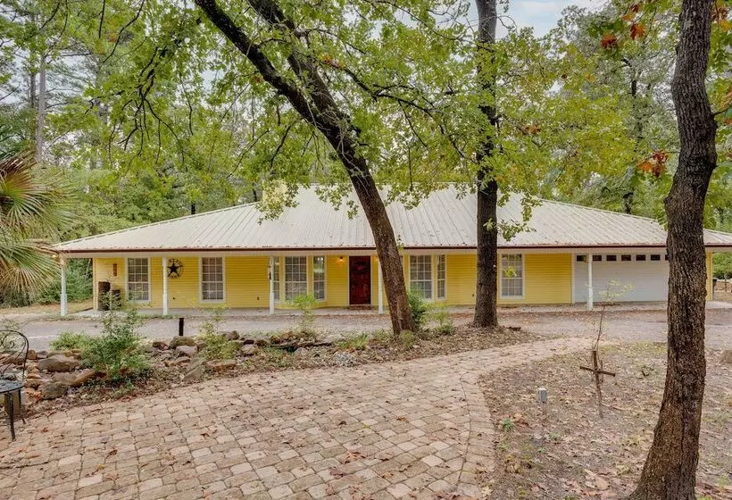 Holly Lake Retreat W/ 3 Community Pools & Yard