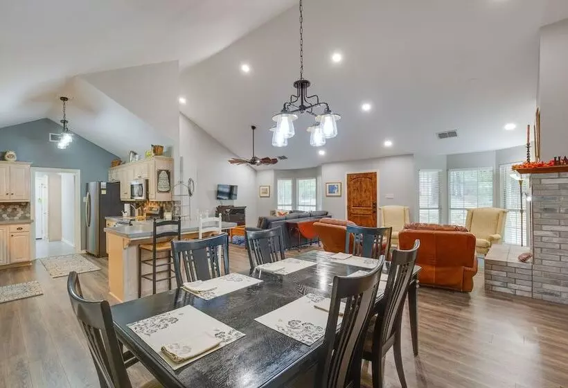 Holly Lake Retreat W/ 3 Community Pools & Yard