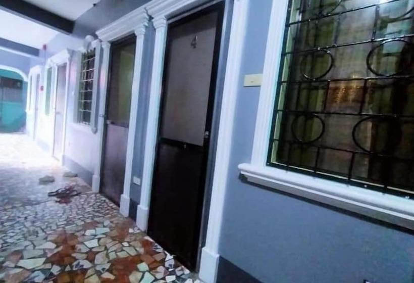 Inn Maritonies Place