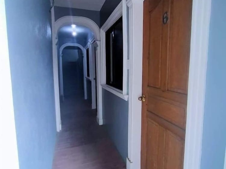 Inn Maritonies Place