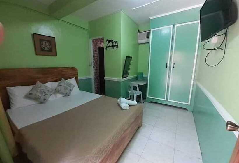 Inn Maritonies Place