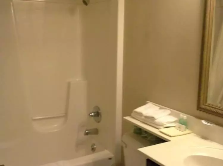 Hotelli Gamble Farm Inn And Suites