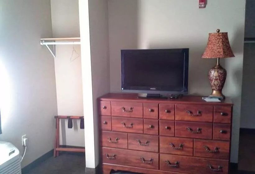 Hotelli Gamble Farm Inn And Suites