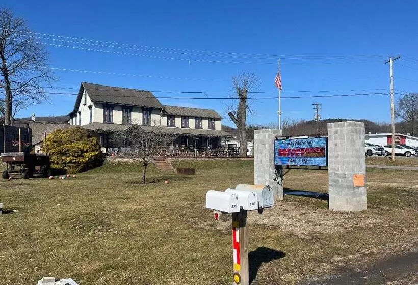 Hotelli Gamble Farm Inn And Suites