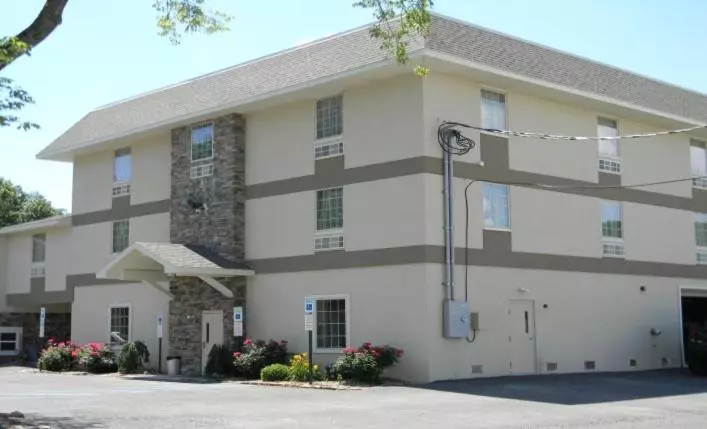 Hotelli Gamble Farm Inn And Suites