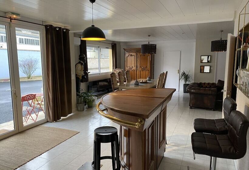 هتل Gite Du Cirque