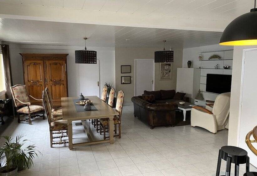 هتل Gite Du Cirque