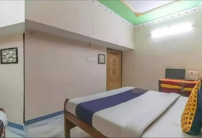 هتل Goroomgo Happy Palace Gaya