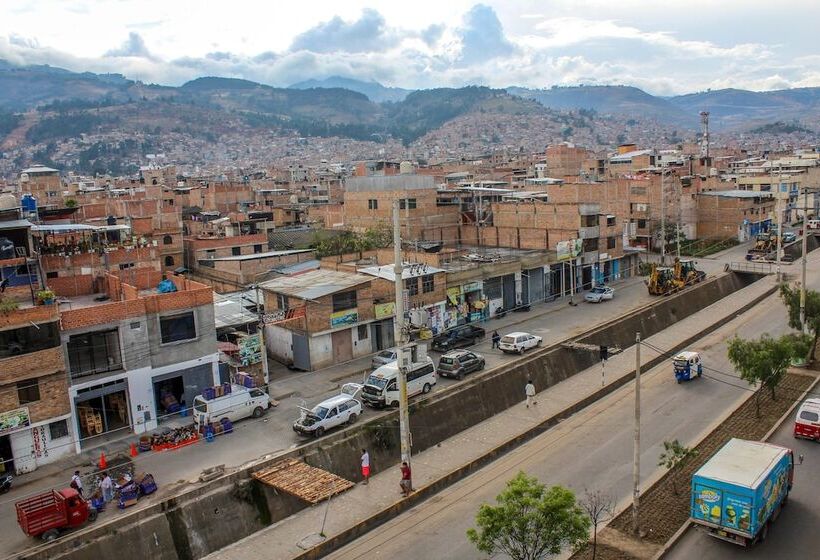 هتل Los Andes Suite Cajamarca