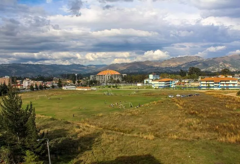 هتل Los Andes Suite Cajamarca