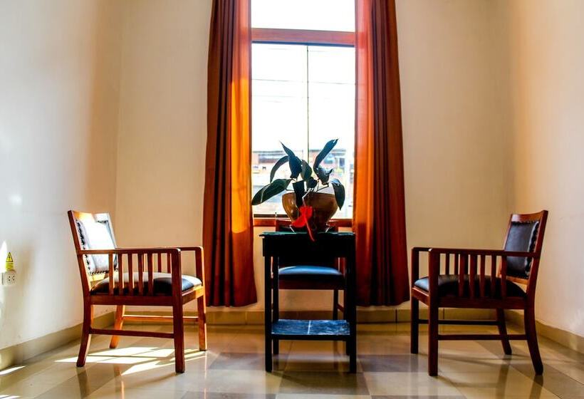 هتل Los Andes Suite Cajamarca