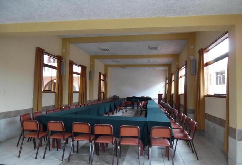 هتل Los Andes Suite Cajamarca