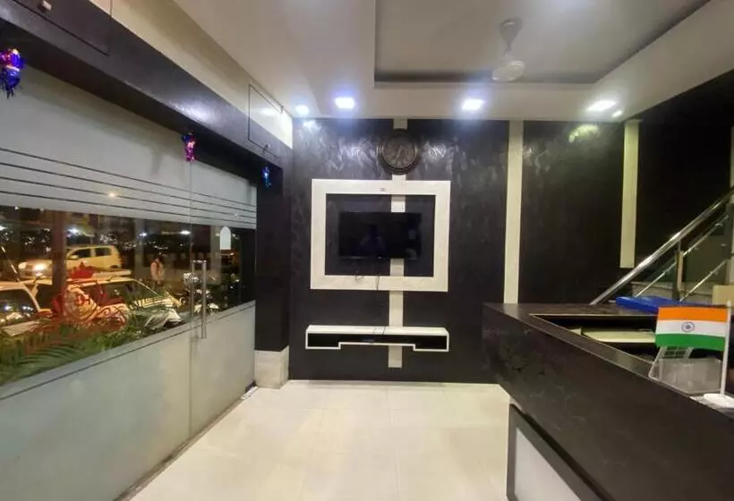 هتل Royal Grand   Near Mumbai International Airport