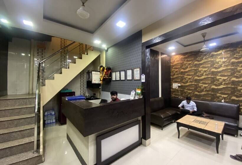 هتل Royal Grand   Near Mumbai International Airport