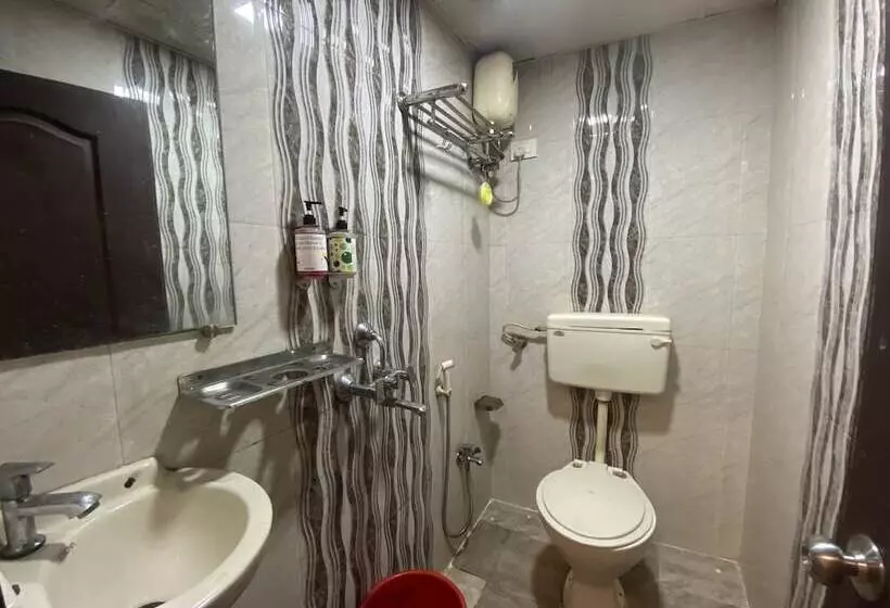 هتل Royal Grand   Near Mumbai International Airport