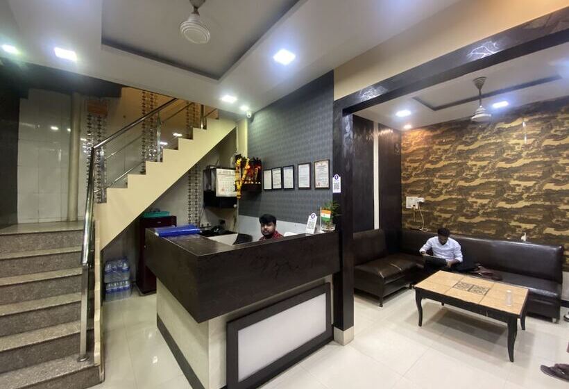 هتل Royal Grand   Near Mumbai International Airport