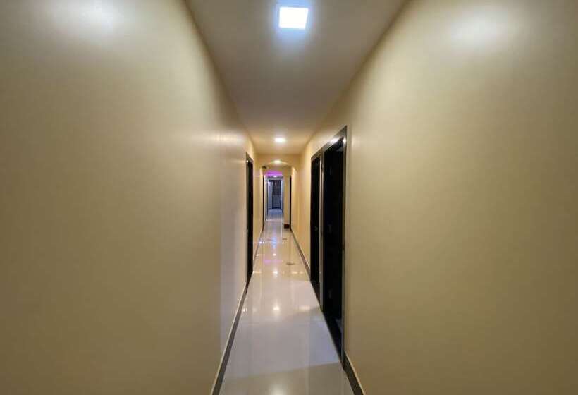 هتل Royal Grand   Near Mumbai International Airport