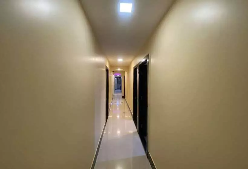 هتل Royal Grand   Near Mumbai International Airport