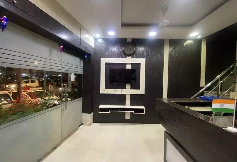 هتل Royal Grand   Near Mumbai International Airport