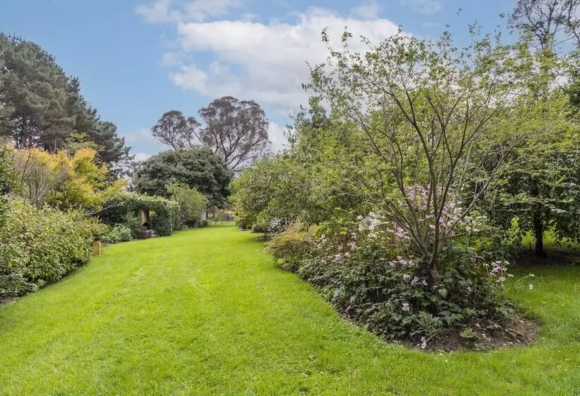 田舎風ホテル The Vale Penrose