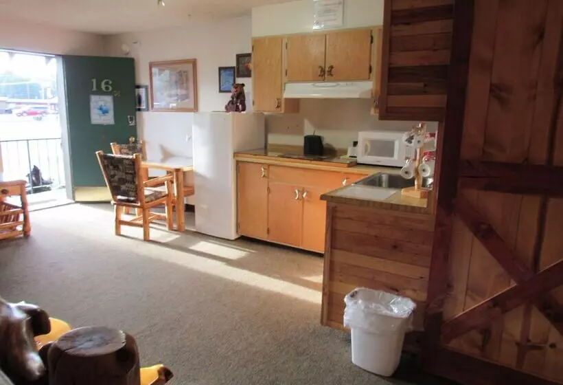 Hotelli The Woodsman Country Lodge