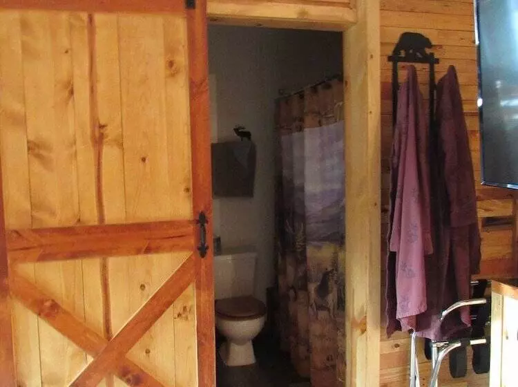 Hotelli The Woodsman Country Lodge