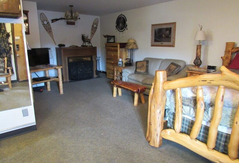 Otel The Woodsman Country Lodge