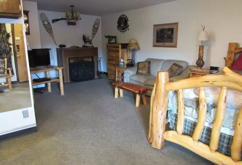 Hotelli The Woodsman Country Lodge