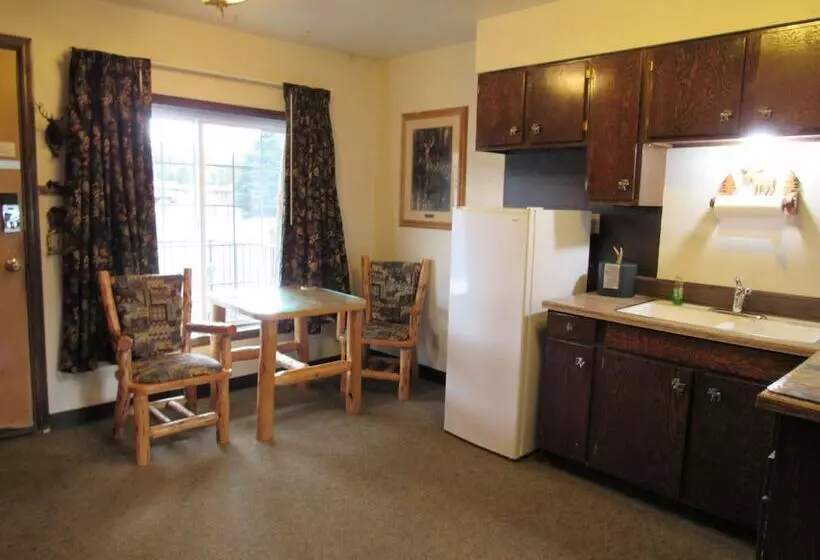 Hotelli The Woodsman Country Lodge