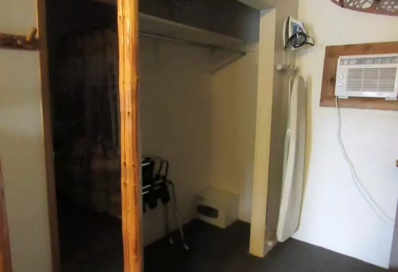 Hotelli The Woodsman Country Lodge