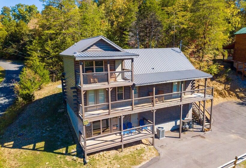 Family Oasis By Ghosal Luxury Lodging