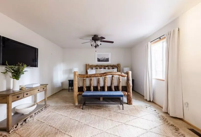 Jumper By Avantstay Serene Stylish Cabin W/ Hot Tub