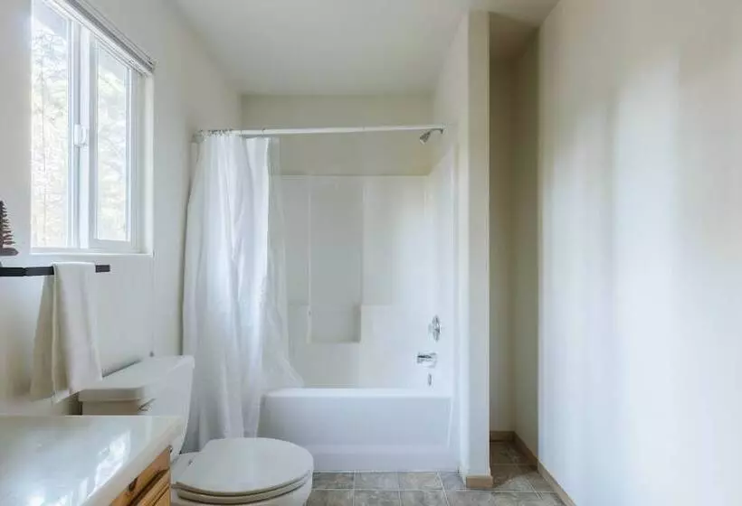 Jumper By Avantstay Serene Stylish Cabin W/ Hot Tub