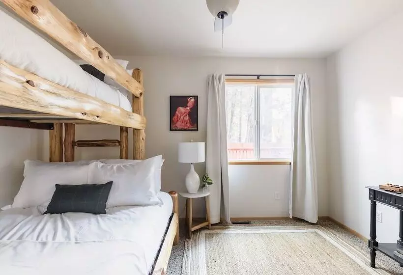 Jumper By Avantstay Serene Stylish Cabin W/ Hot Tub