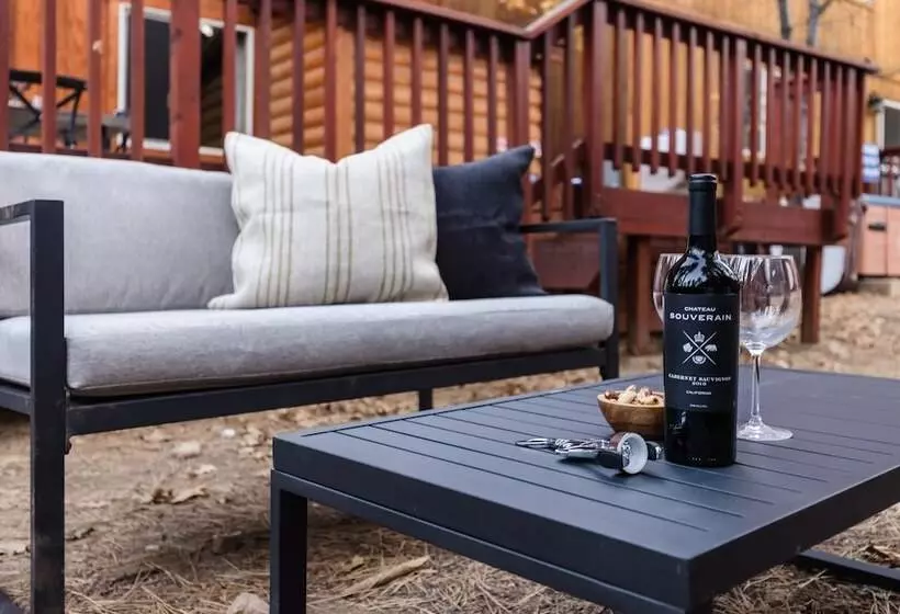 Jumper By Avantstay Serene Stylish Cabin W/ Hot Tub