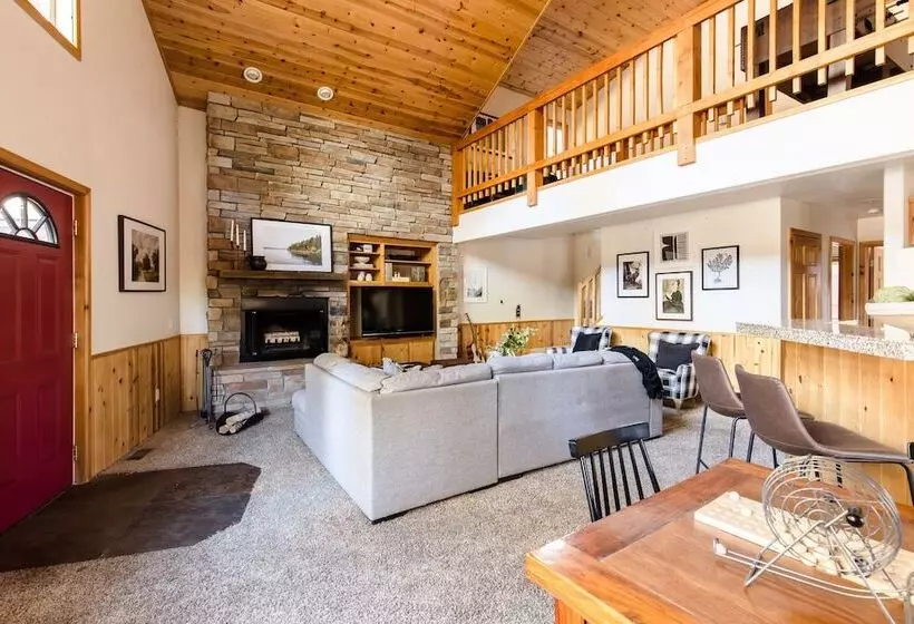Jumper By Avantstay Serene Stylish Cabin W/ Hot Tub