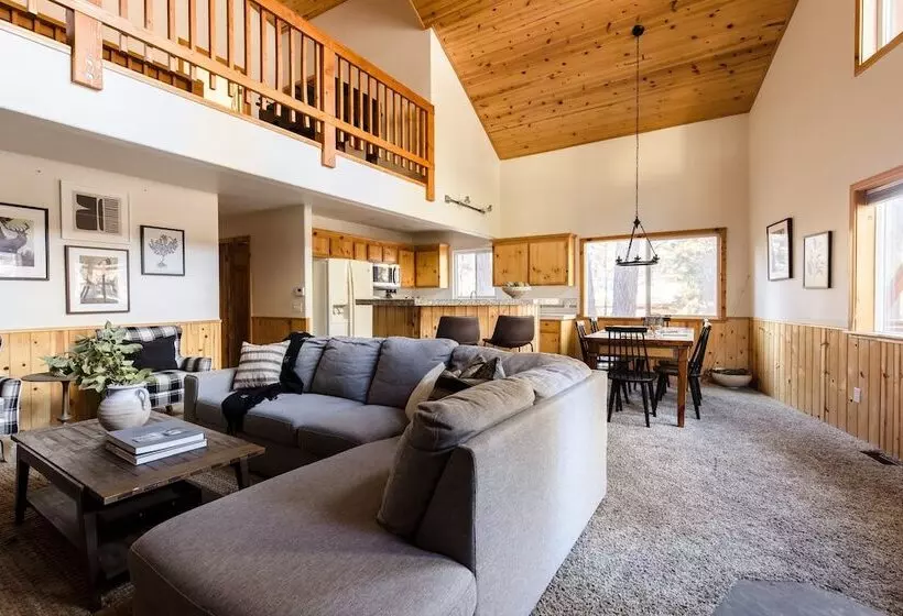 Jumper By Avantstay Serene Stylish Cabin W/ Hot Tub