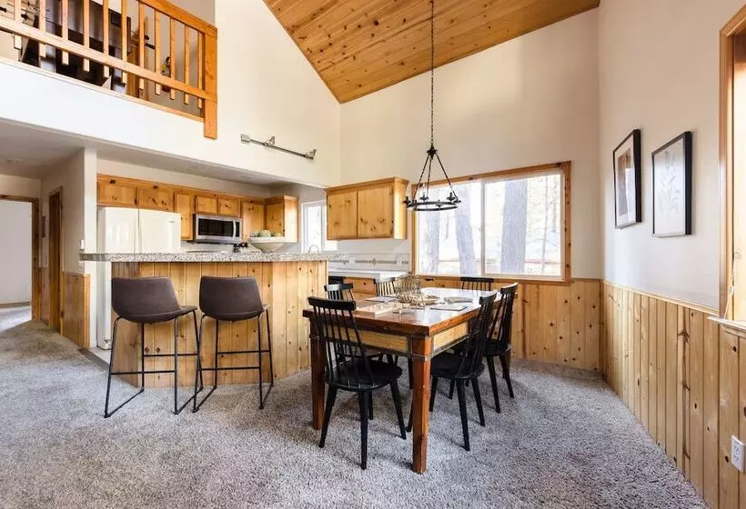 Jumper By Avantstay Serene Stylish Cabin W/ Hot Tub