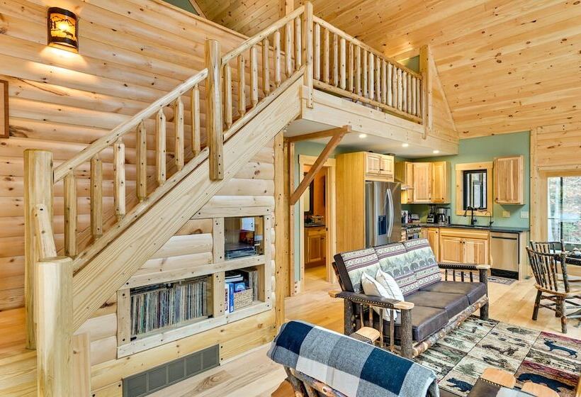 Modern Cabin W/ Hot Tub & Sacandaga Lake Access!