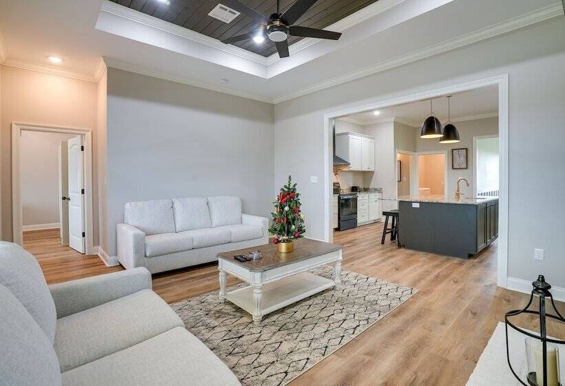 Modern Natchitoches Retreat On Cane River!