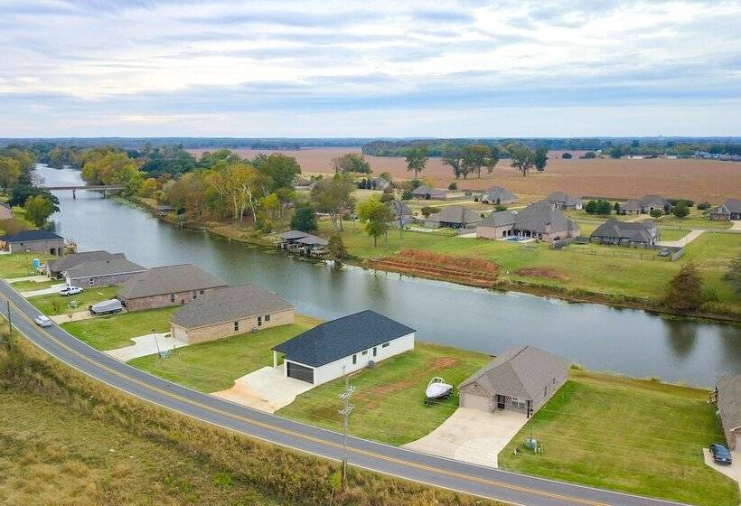 Modern Natchitoches Retreat On Cane River!