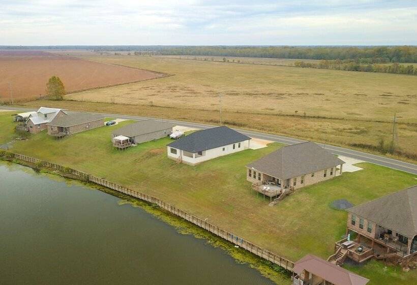 Modern Natchitoches Retreat On Cane River!