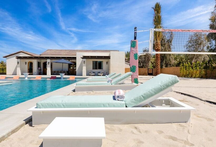 Nahana By Avantstay Pool, Pickleball, And Chic Design