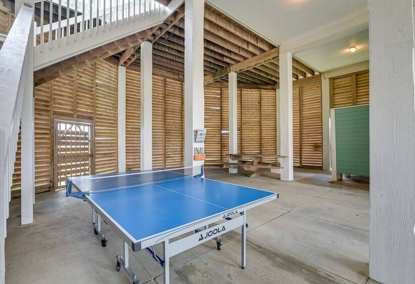 Oceanfront Crystal Beach Vacation Home W/ Deck!