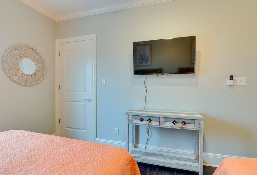 Oceanfront Crystal Beach Vacation Home W/ Deck!