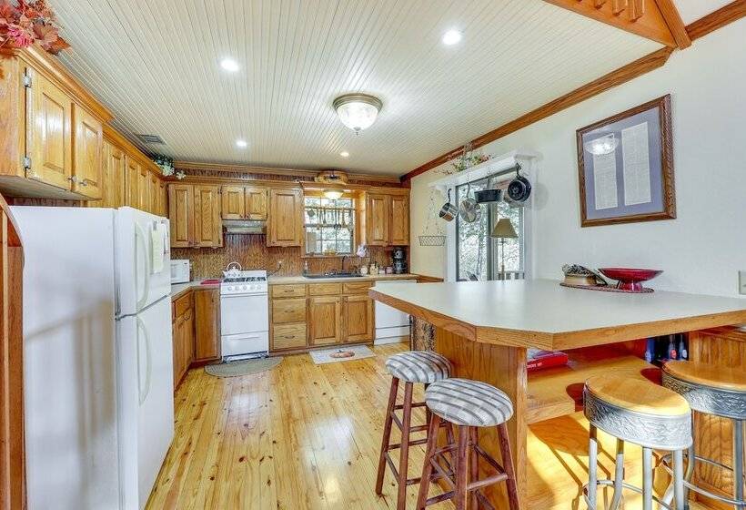 Cozy Oden Oasis W/ On Site Fishing Creek & Deck!