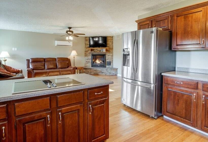 Peaceful Russell Springs Home W/ Fire Pit & Pond!