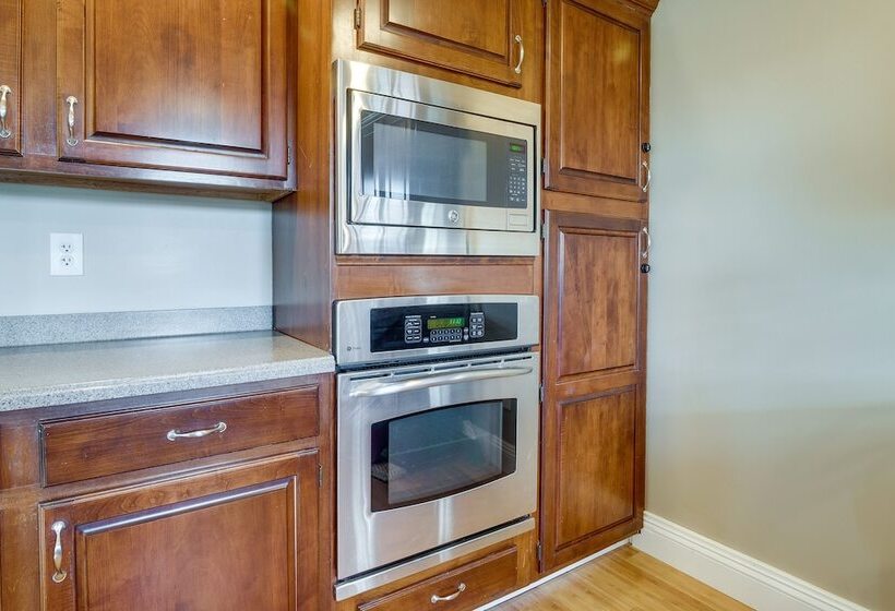 Peaceful Russell Springs Home W/ Fire Pit & Pond!