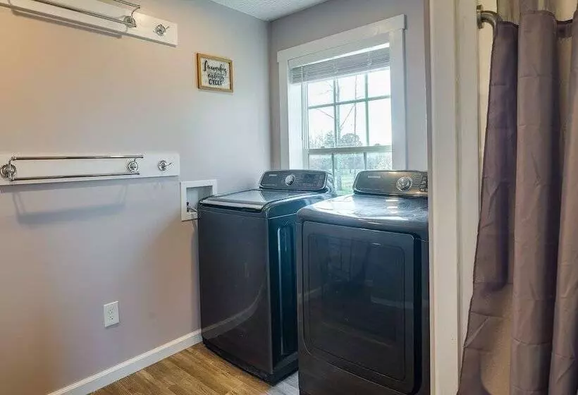 Peaceful Russell Springs Home W/ Fire Pit & Pond!