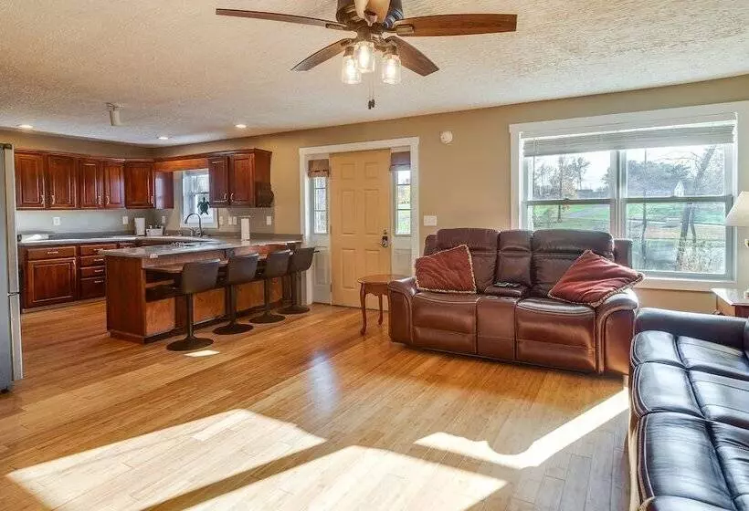 Peaceful Russell Springs Home W/ Fire Pit & Pond!